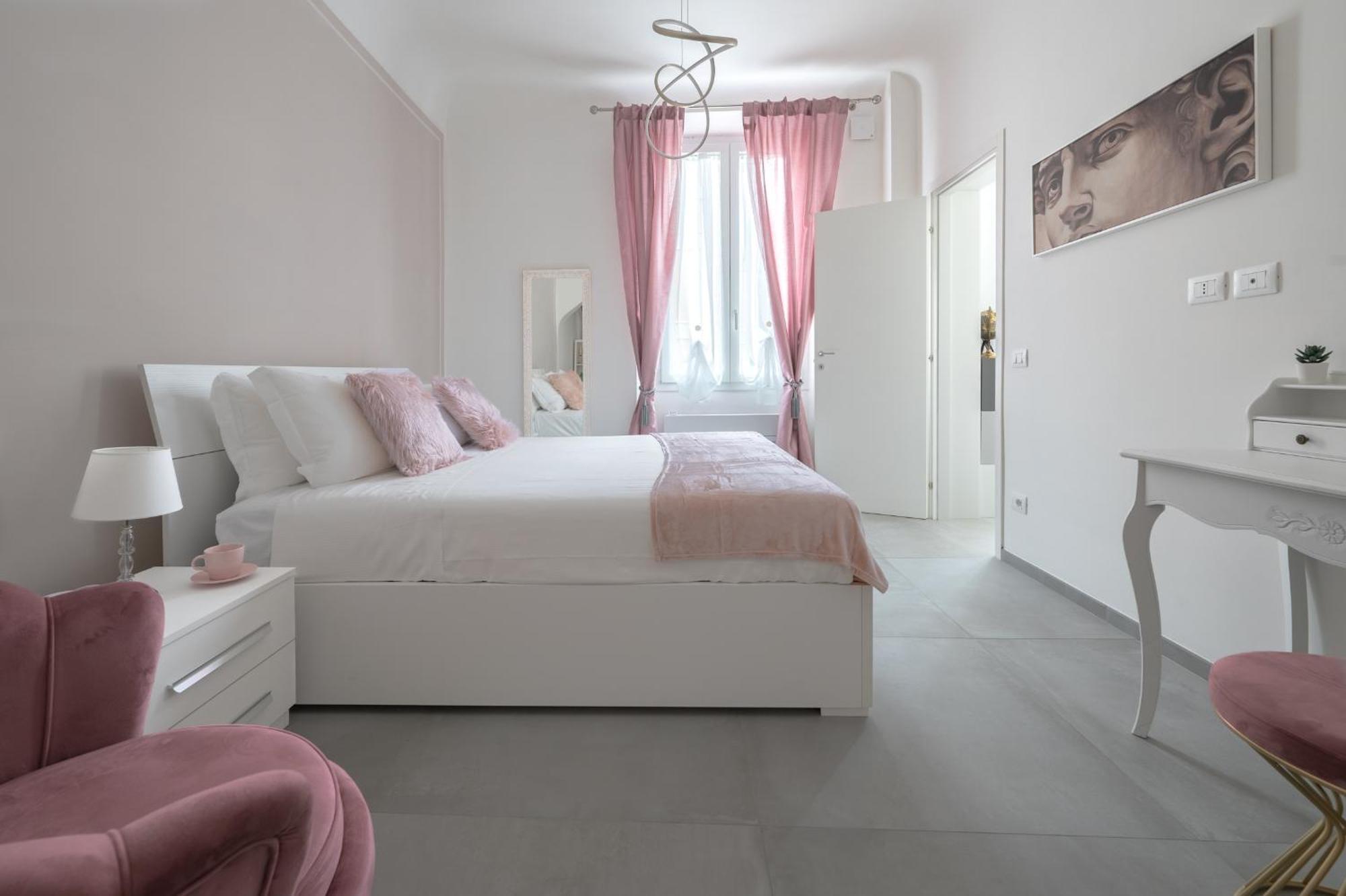 Florence Charming Apartments: Chic Renovated Stay Near Tram Leopolda Exterior photo
